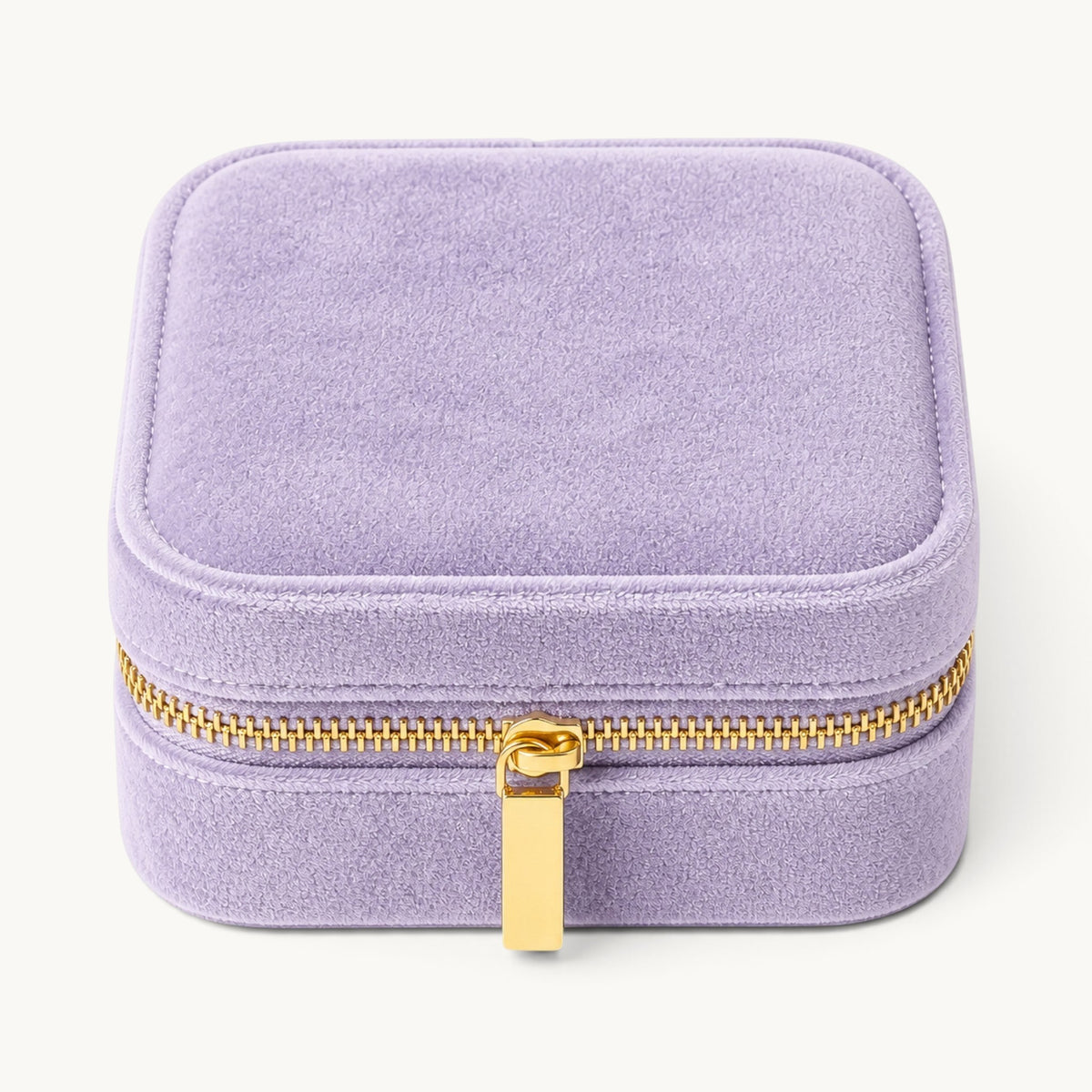 Boîte à bijoux de voyage avec miroir en velours lilas, fermée
