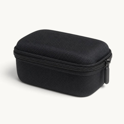Boîte à montres de voyage 2 emplacements vue de trois quarts, coque fermée en nylon noir