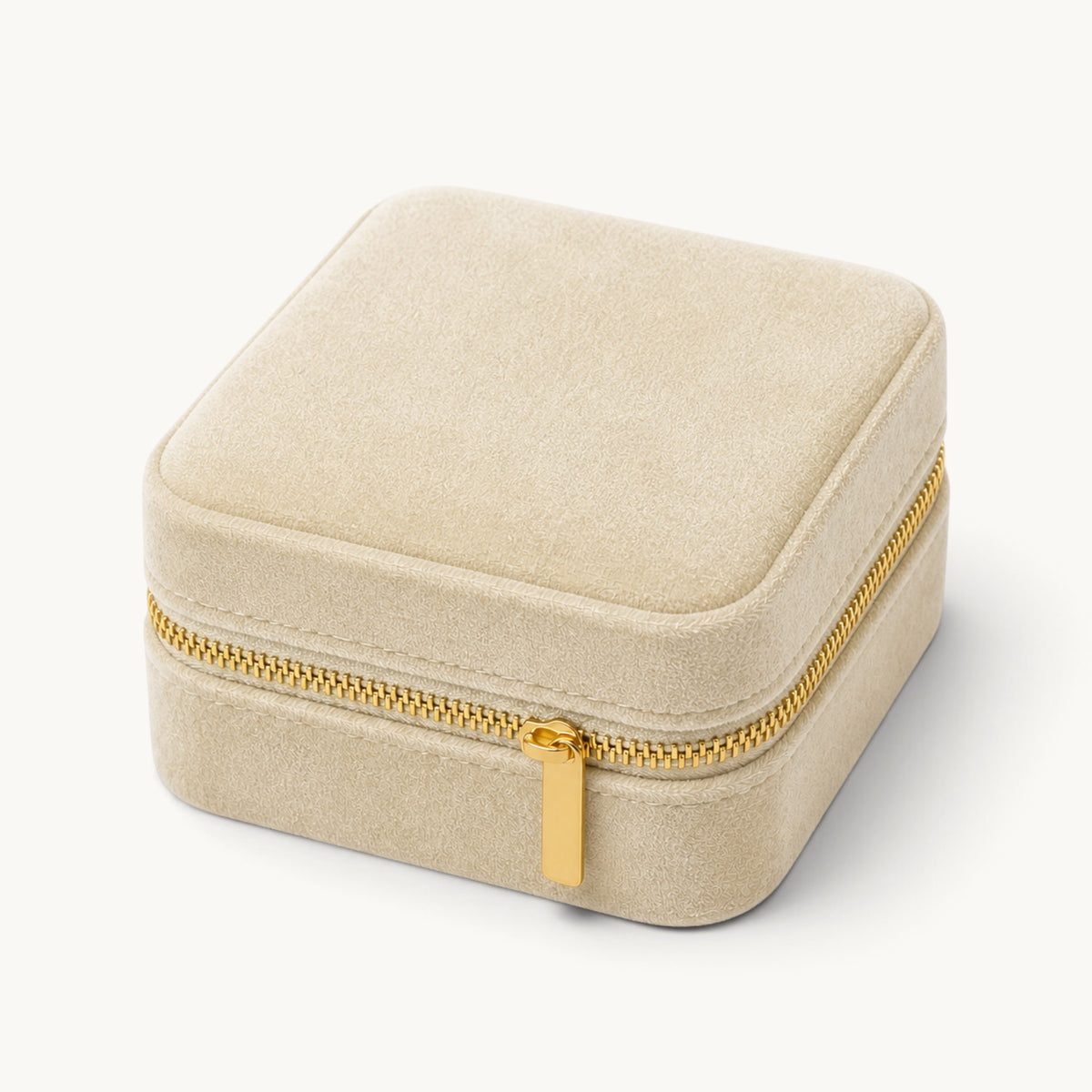 Boîte à bijoux de voyage en velours beige fermée, coloris Beige et brun