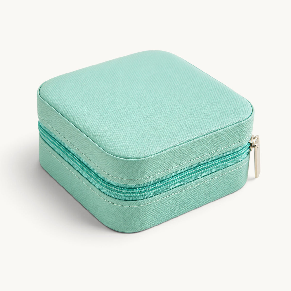 Petite boîte à bijoux de voyage fermée vert menthe effet cuir