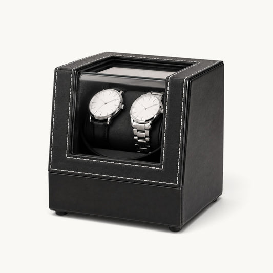 Remontoir double montre automatique noir fermé, vitrine transparente et deux montres visibles à l'intérieur
